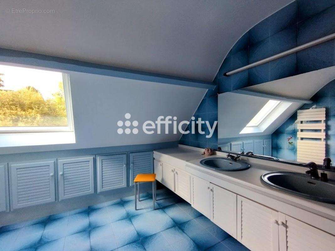 Maison à SAINT-ARNOULT-EN-YVELINES