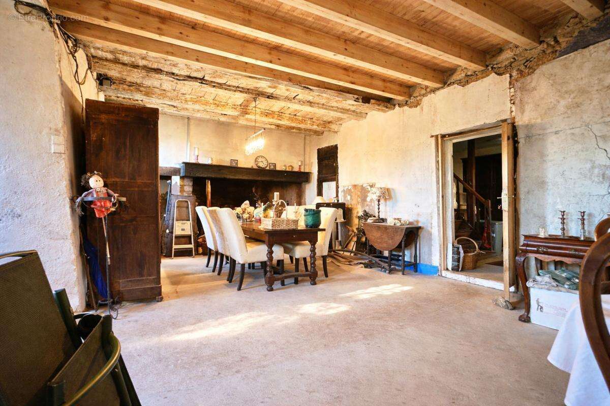 Maison à RULLAC-SAINT-CIRQ