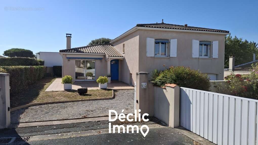 Maison à VAUX-SUR-MER