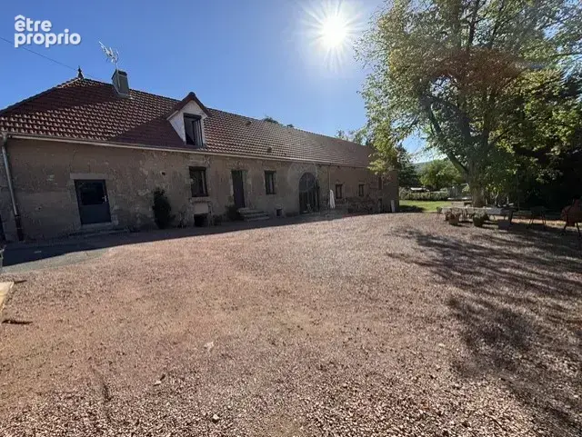 EXCLUSIVITE! Longère intégralement rénovée à AUTUN, 5 chambres, jardin clos et dépendances. - photo 18