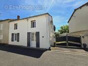 Maison à PINEUILH