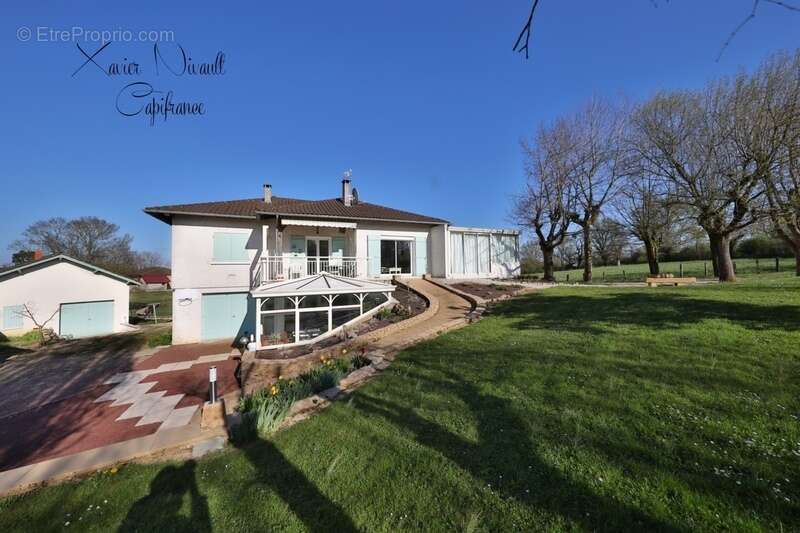 Maison à PONT-DE-VAUX