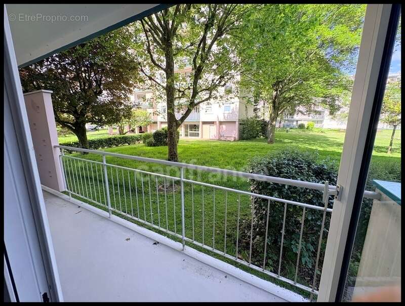 Appartement à MONT-SAINT-AIGNAN
