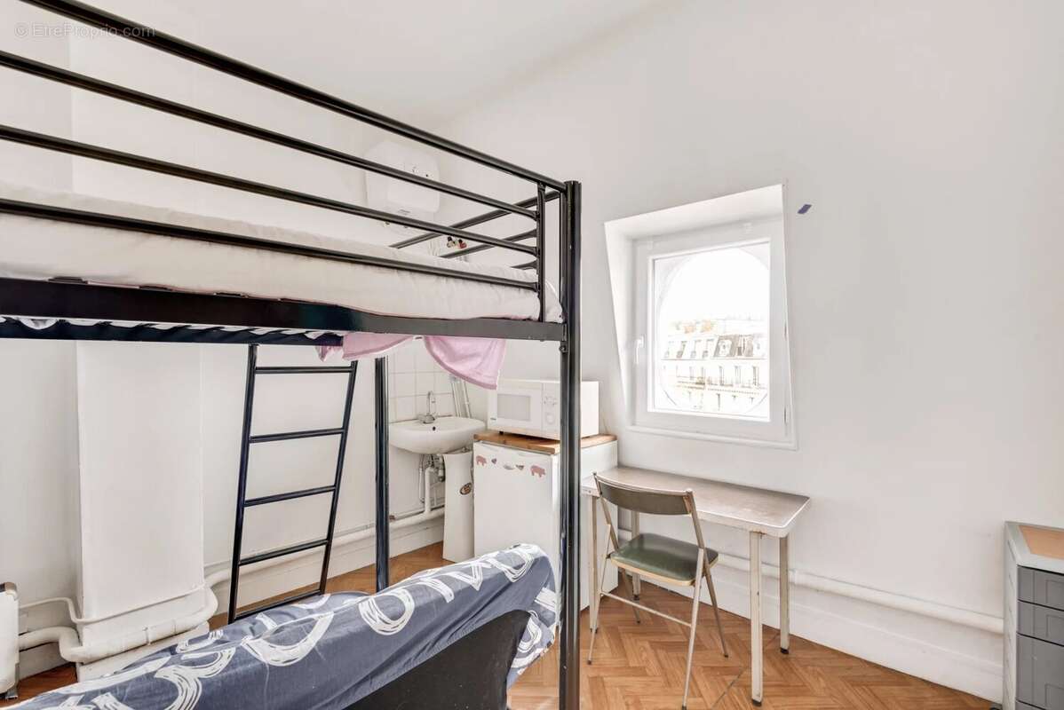 Appartement à PARIS-8E