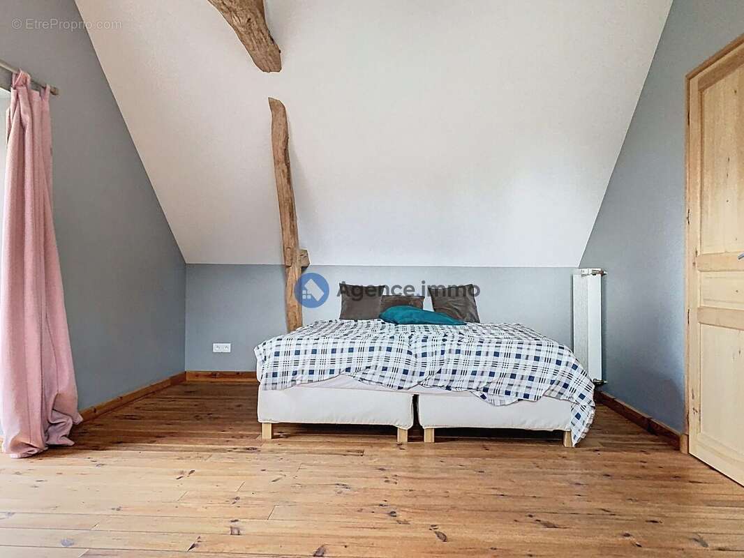 Maison à SOUVIGNE