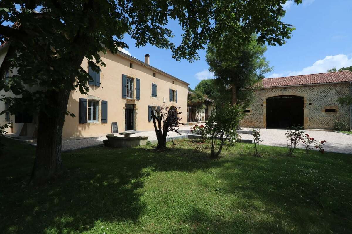 Maison à IZOTGES