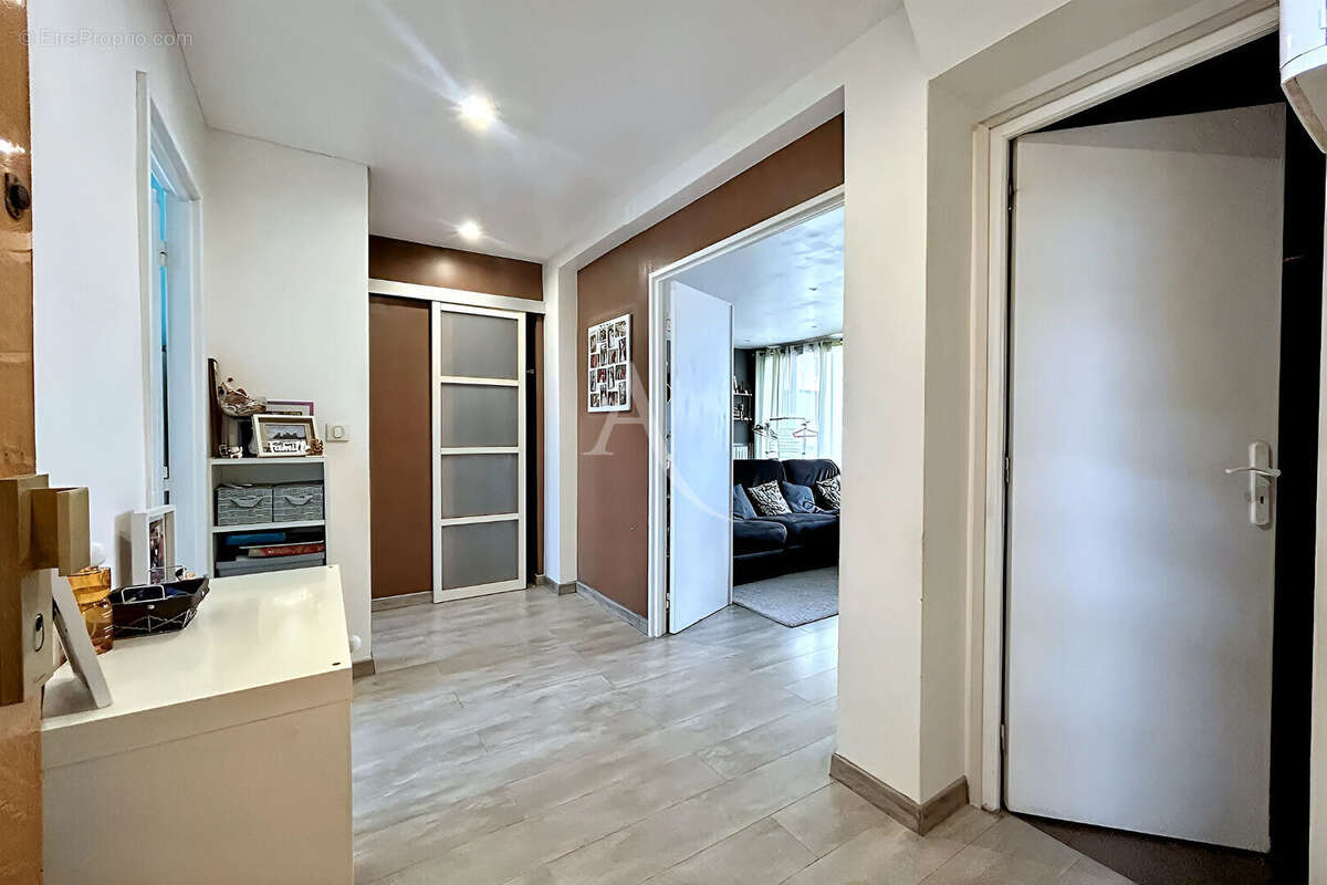 Appartement à SAINT-MAUR-DES-FOSSES