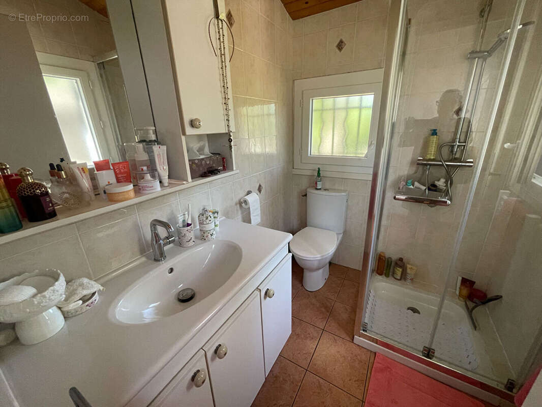 Charmante maison de plain-pied de quatre chambres avec piscine - photo 14