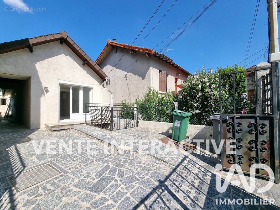 Photo 1 - Maison à VILLENEUVE-LE-ROI