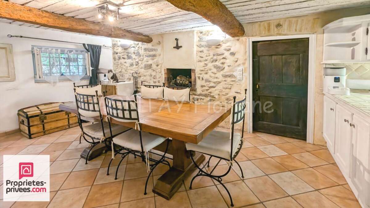 Maison à ROQUEBRUNE-SUR-ARGENS