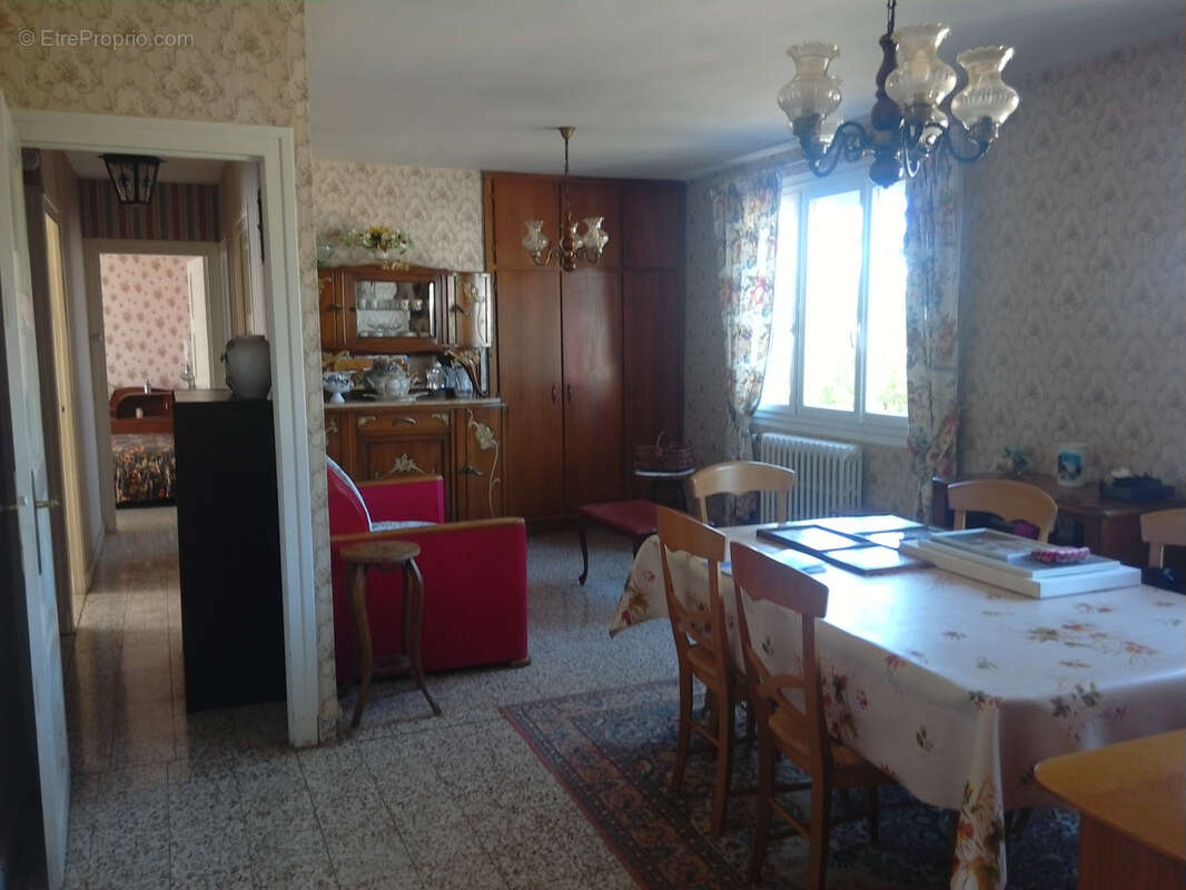 Maison à VENDENESSE-SUR-ARROUX