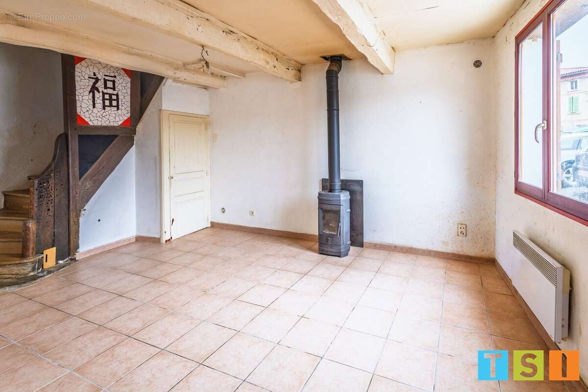 Maison de village avec garage - photo 5
