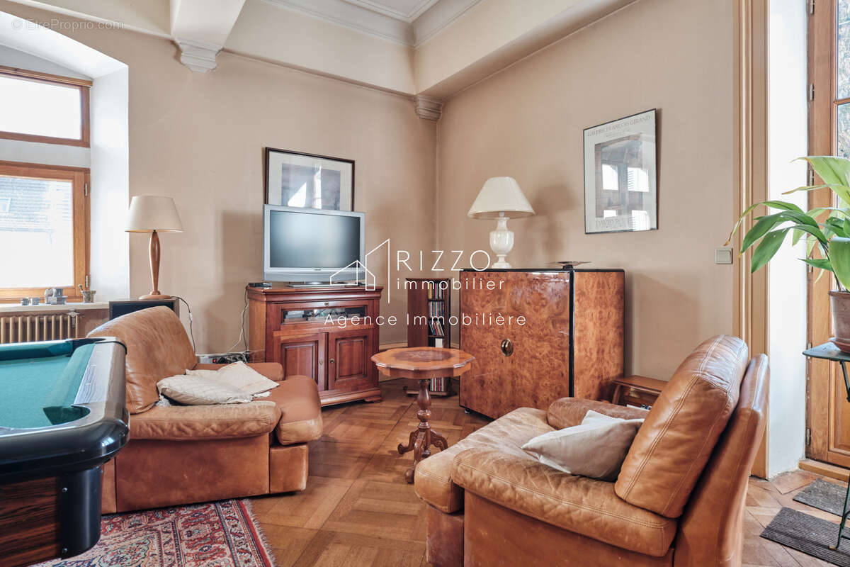 À Vendre : Ensemble Immobilier de 10 Pièces   Cachet Rare & Volumes Exceptionnels - photo 5