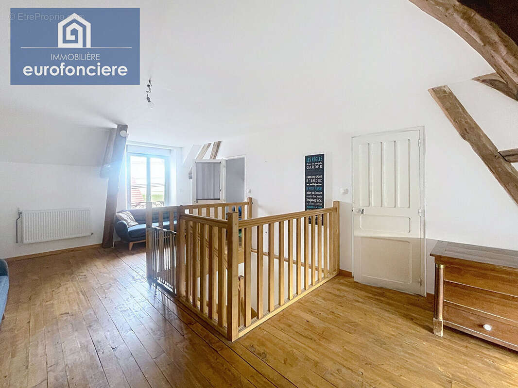 Maison à LES GRANDES-CHAPELLES