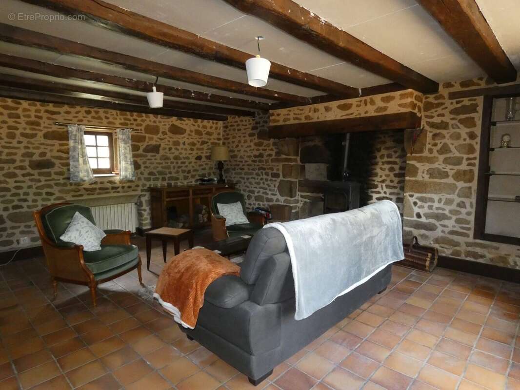 Maison 163 m² à Jarnages  - photo 7