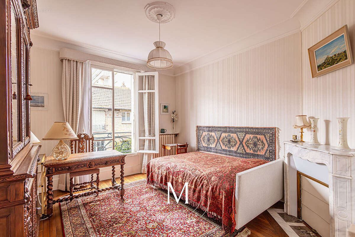 Maison à MONTROUGE