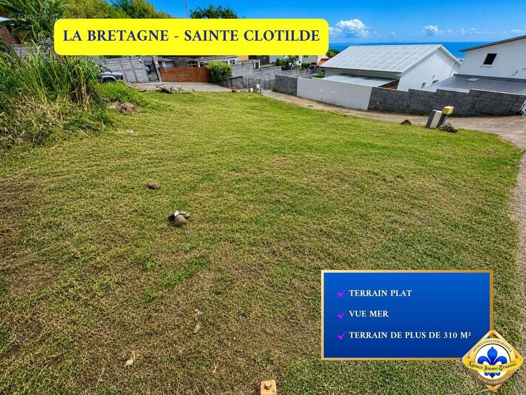 Terrain 310 m² à Saint-Denis  - photo 2