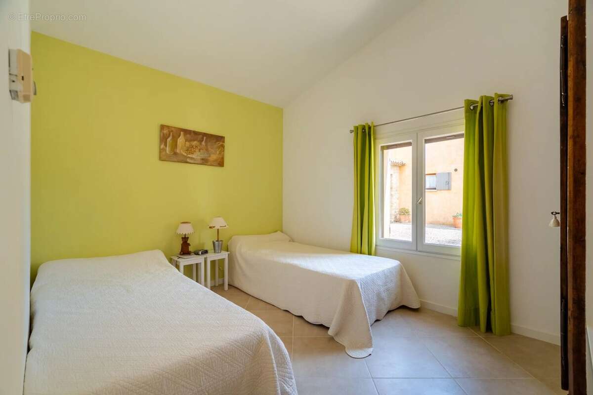 Propriété entre Vaugines et Lourmarin - photo 12