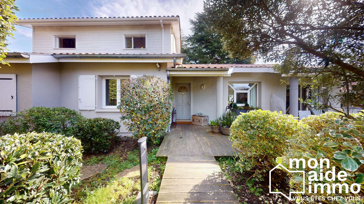 Maison à VILLENAVE-D'ORNON