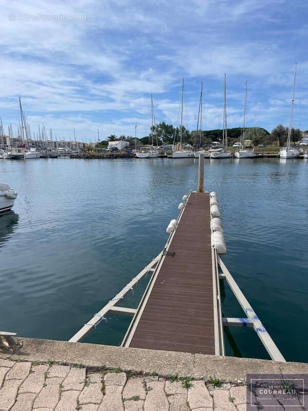 Marina t3 - 32 m2   île de la marina   cap d'agde (34300) - photo 5