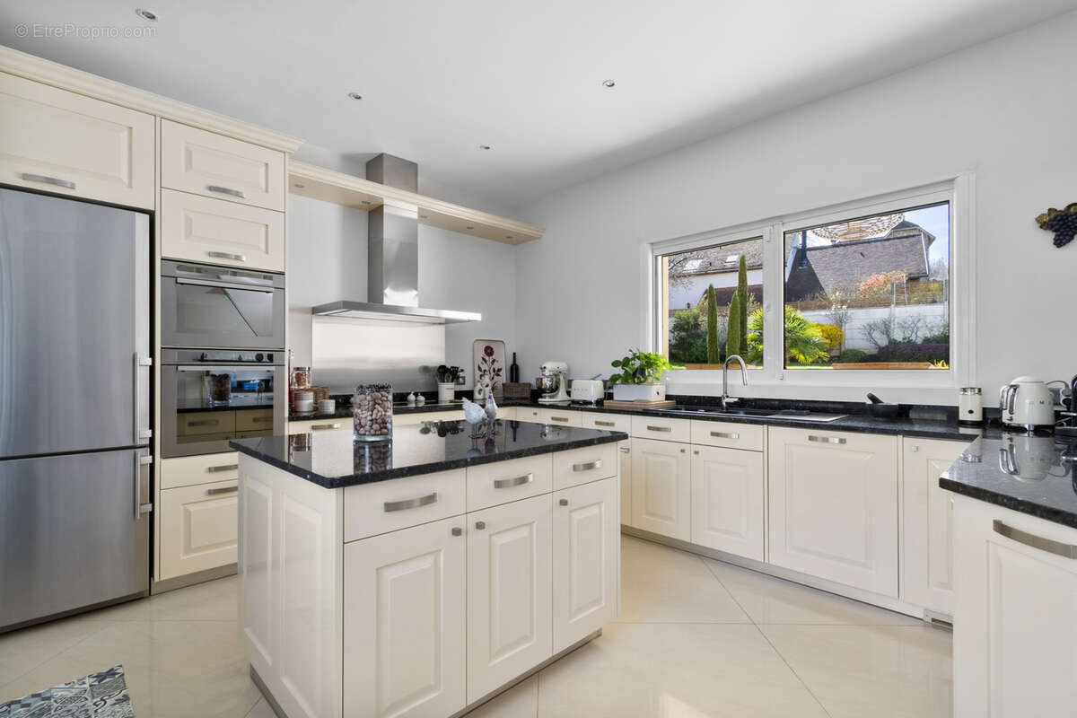 Maison à MORAINVILLIERS