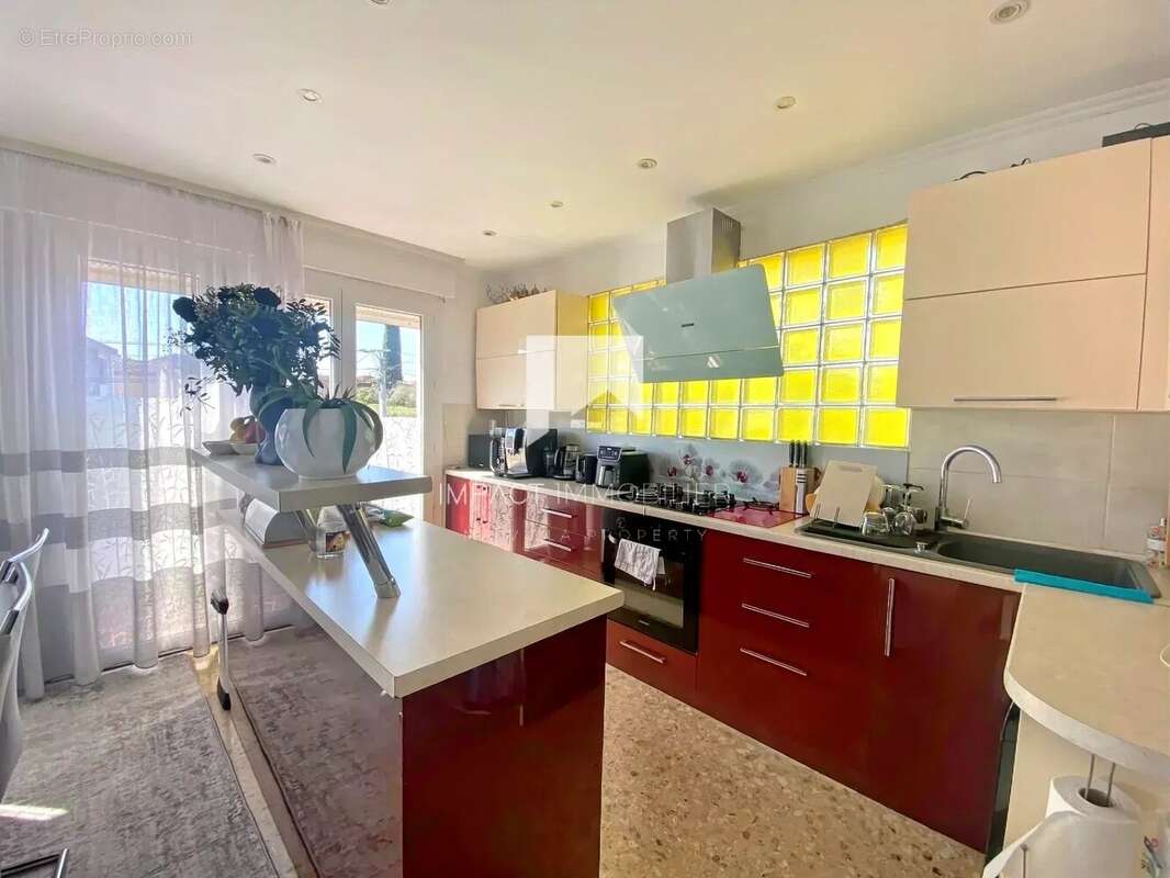 Appartement à LA CRAU