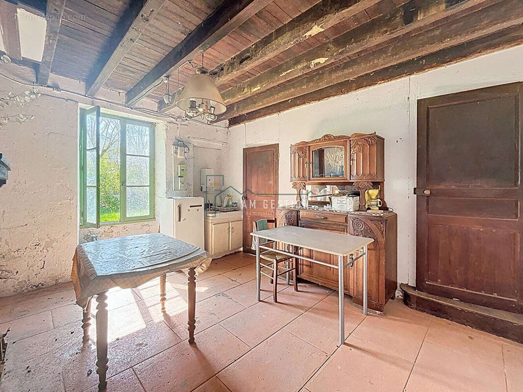 Maison à DOMPIERRE-LES-EGLISES