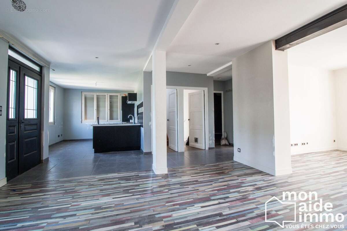 Maison à LA COQUILLE