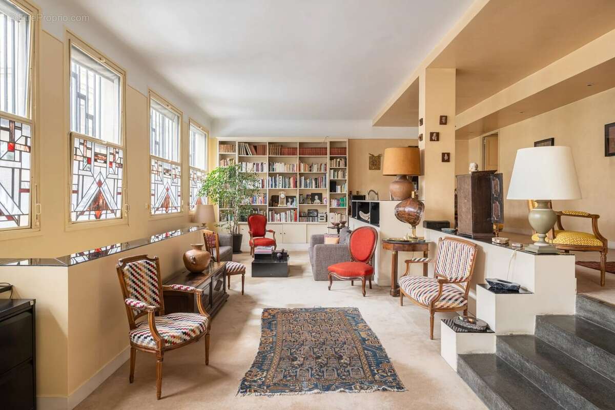 Appartement à NEUILLY-SUR-SEINE