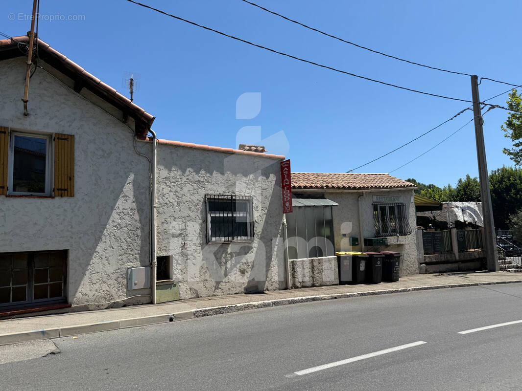 Appartement à CHATEAUNEUF-GRASSE