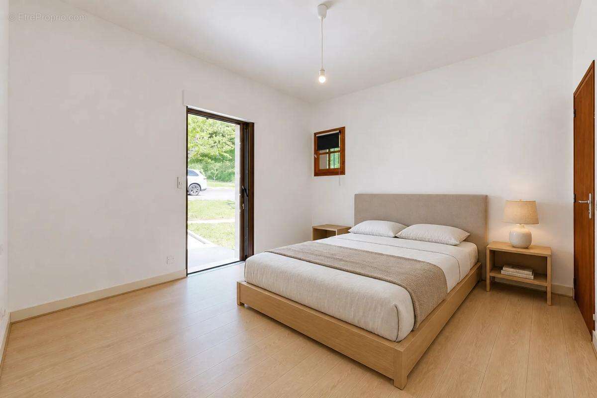 Maison spacieuse et rénovée de 291m² à Souillac - photo 12