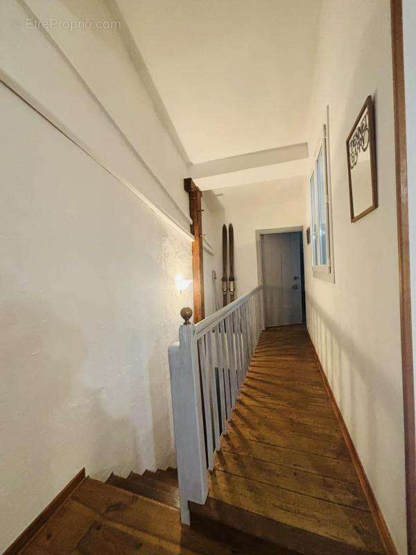 Appartement - idealement situe - centre ville revel - photo 6