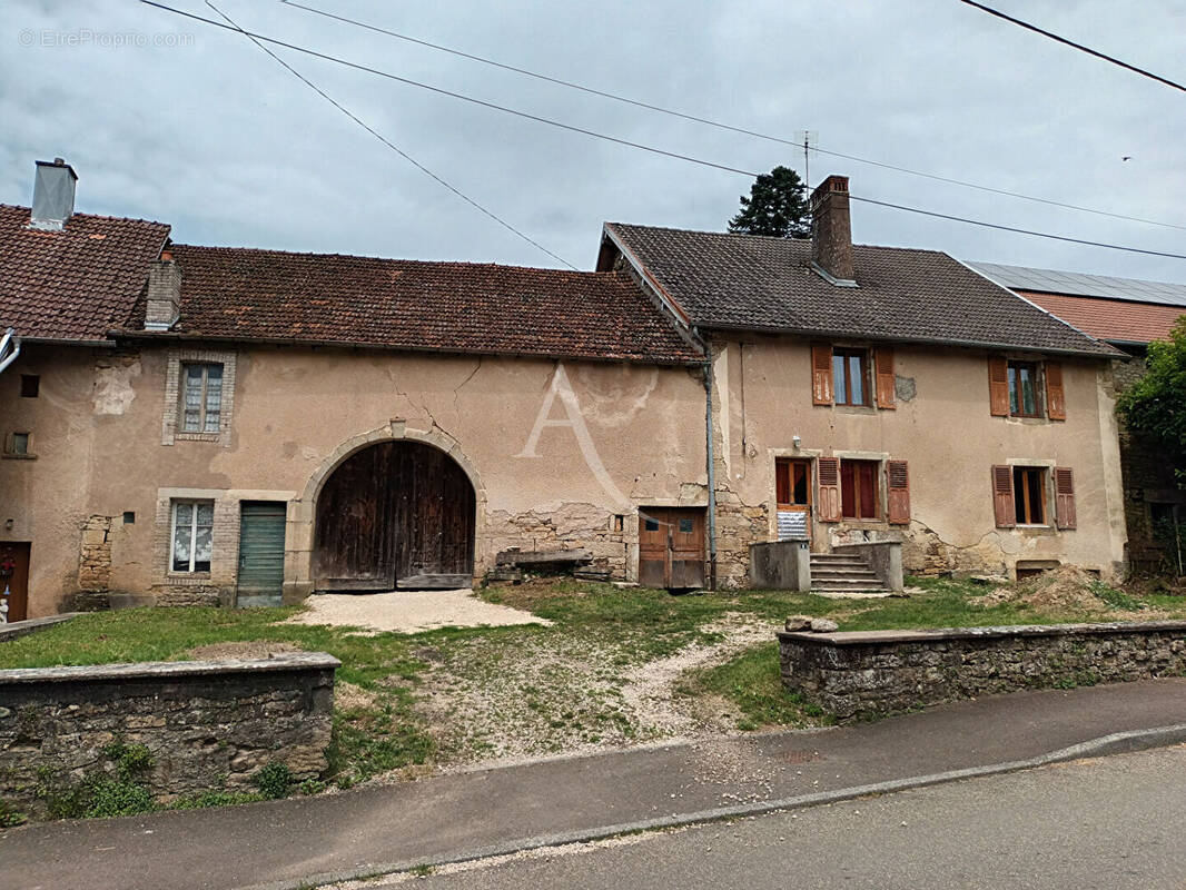 Maison à MAILLERONCOURT-CHARETTE