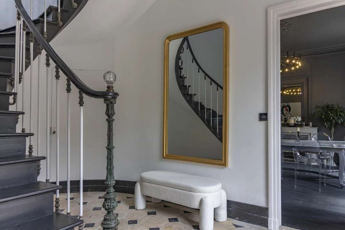 Château d’Exception avec Dépendances, Piscine et Jardin Paysager – Proche de St Jean d’Angély - photo 3
