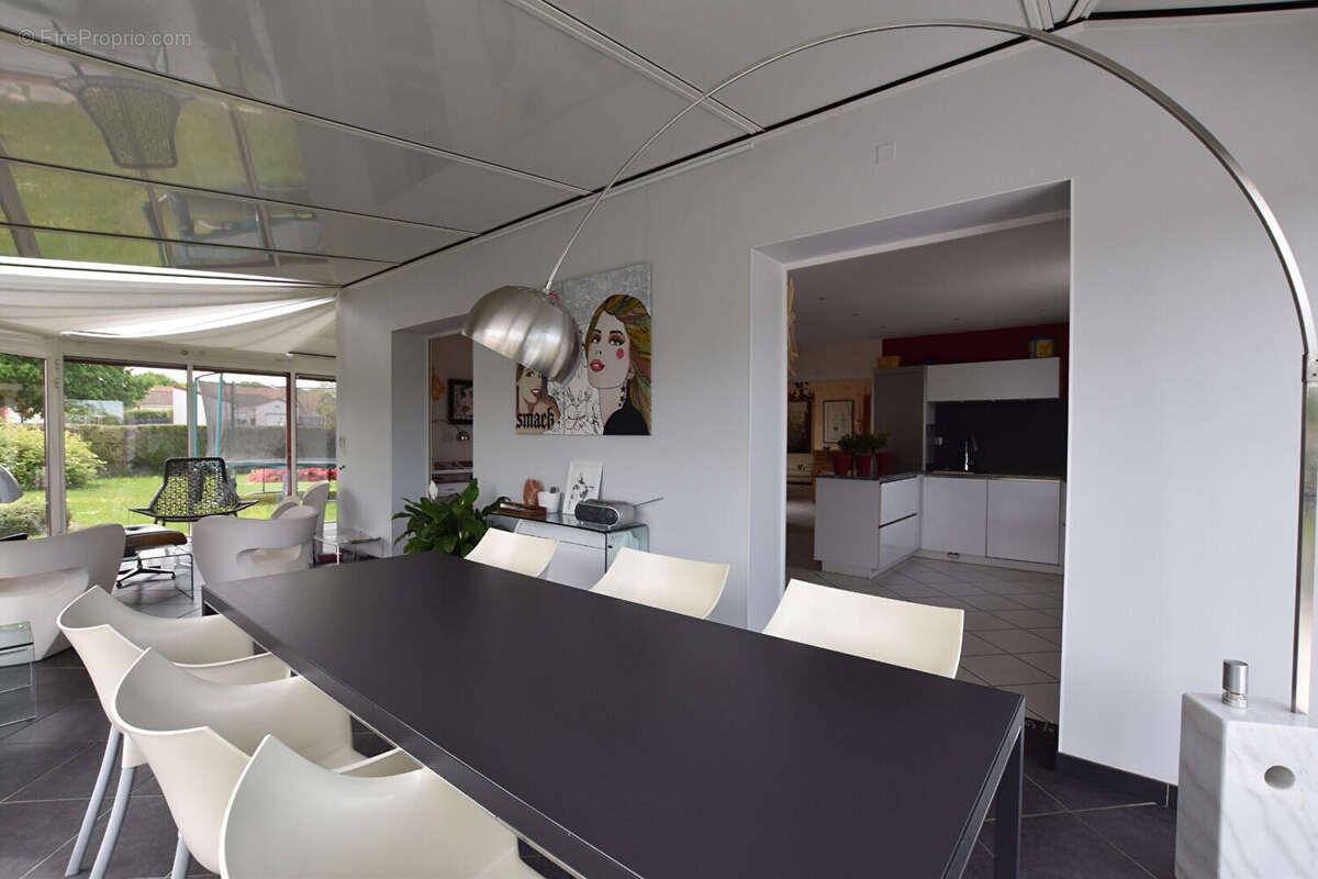 Maison à SAINT-REMY-EN-ROLLAT