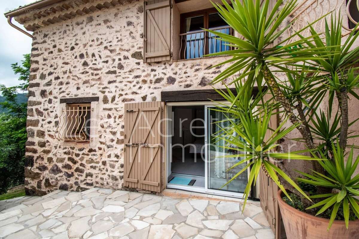 Maison à LES ADRETS-DE-L&#039;ESTEREL