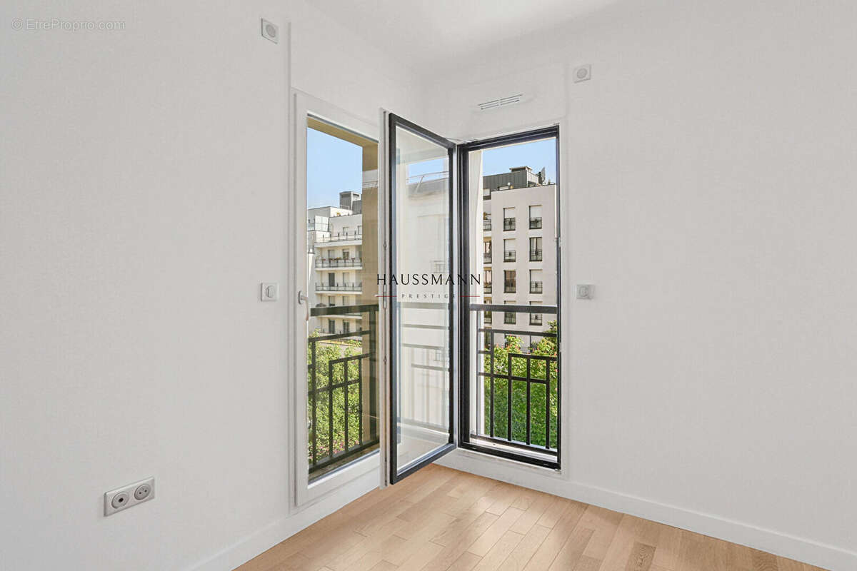 Appartement à NEUILLY-SUR-SEINE