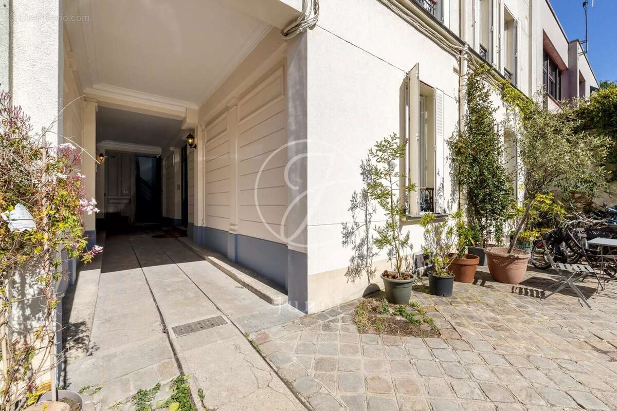 Appartement à PARIS-17E