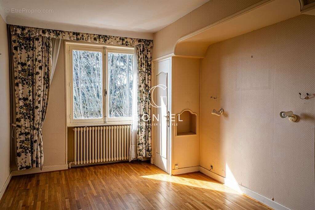 Maison à SAINT-CYR-AU-MONT-D'OR