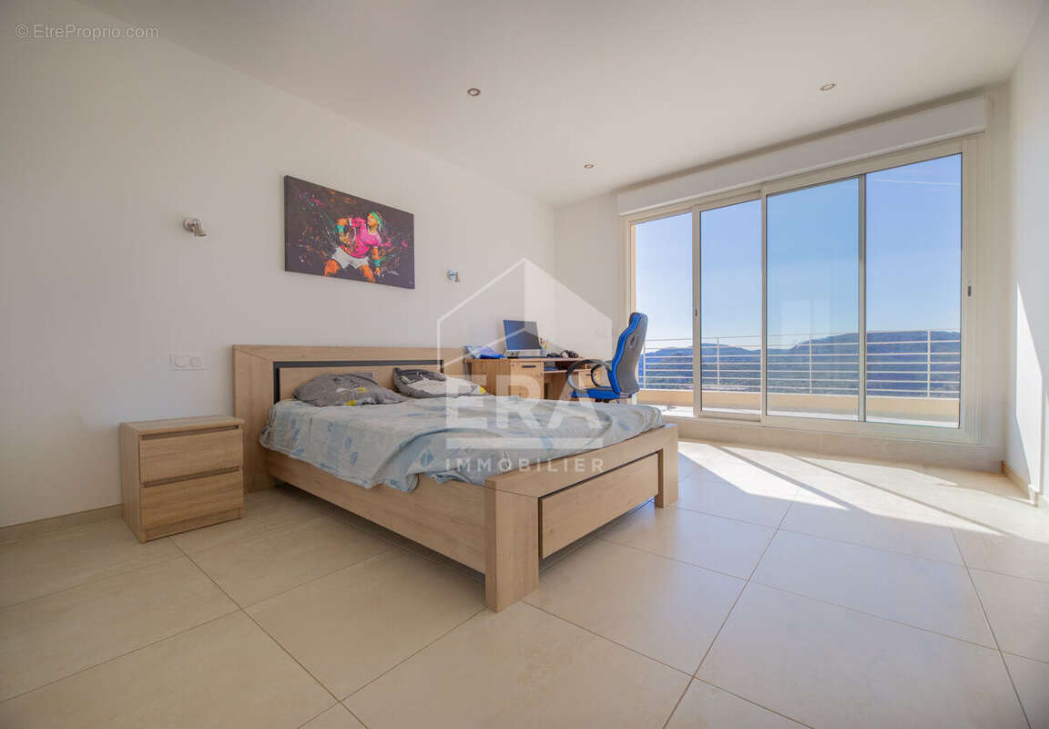 Maison à MANDELIEU-LA-NAPOULE