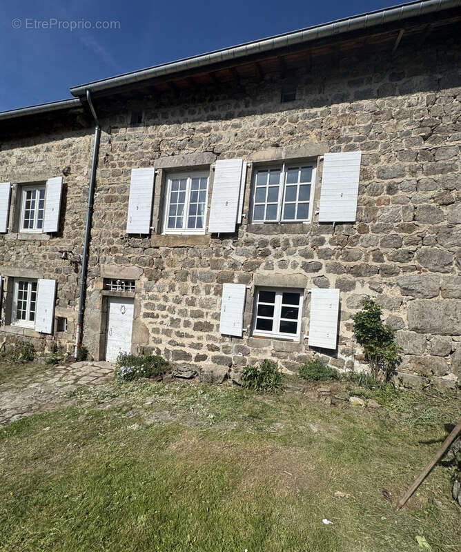 Maison à SAINT-JUST-MALMONT