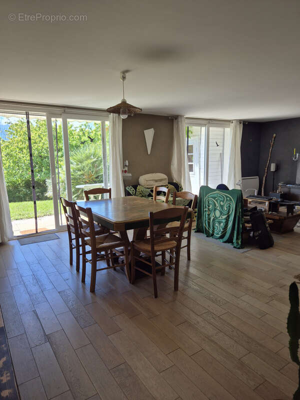 Appartement à SAINT-PIERRE-D'ALBIGNY