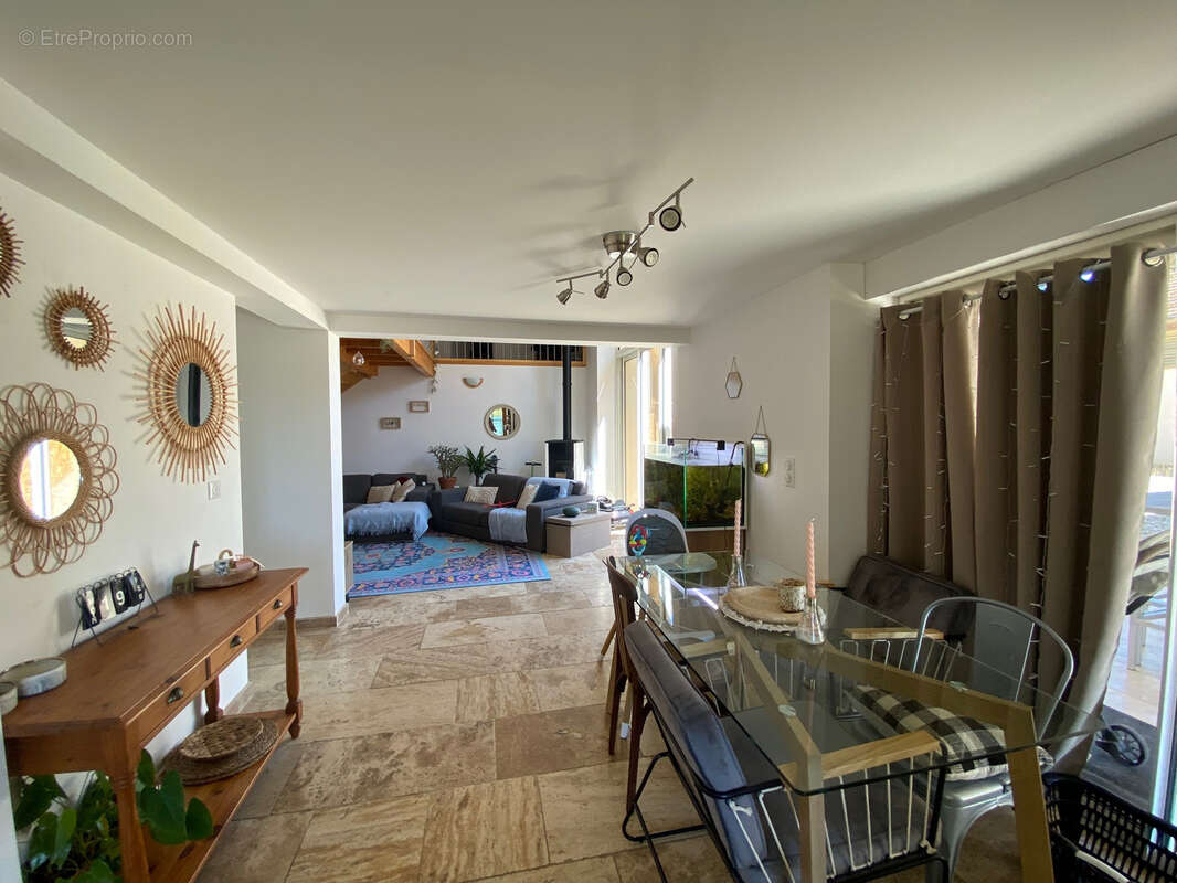 Maison à PUY-L&#039;EVEQUE