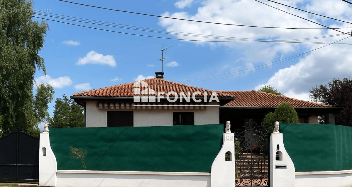 Maison à SAINT-GENIS-LAVAL