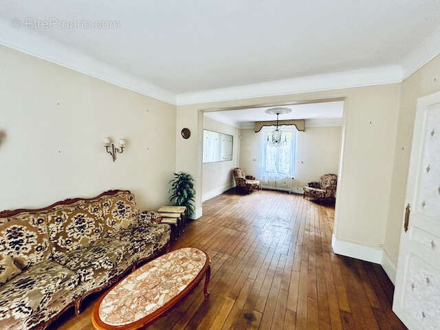Maison bourgeoise avec sous-sol total   fort potentiel à exploiter - photo 3