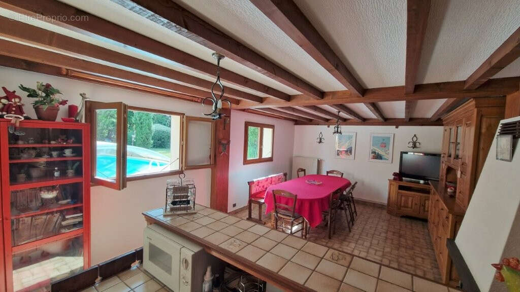 Maison à CHALLES-LES-EAUX
