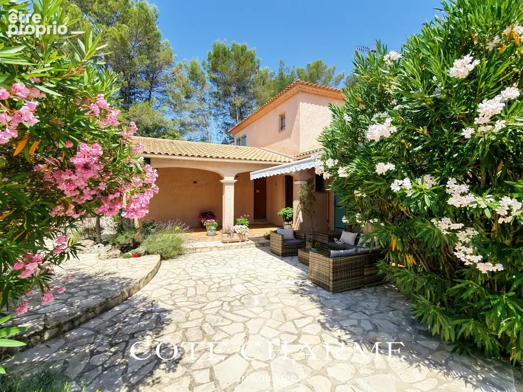 Lorgues   propriété de caractère au cœur de la provence - photo 3