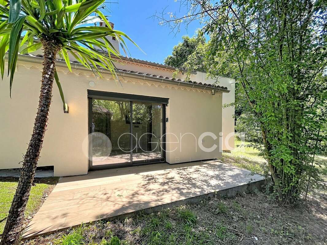 Maison à MOUGINS