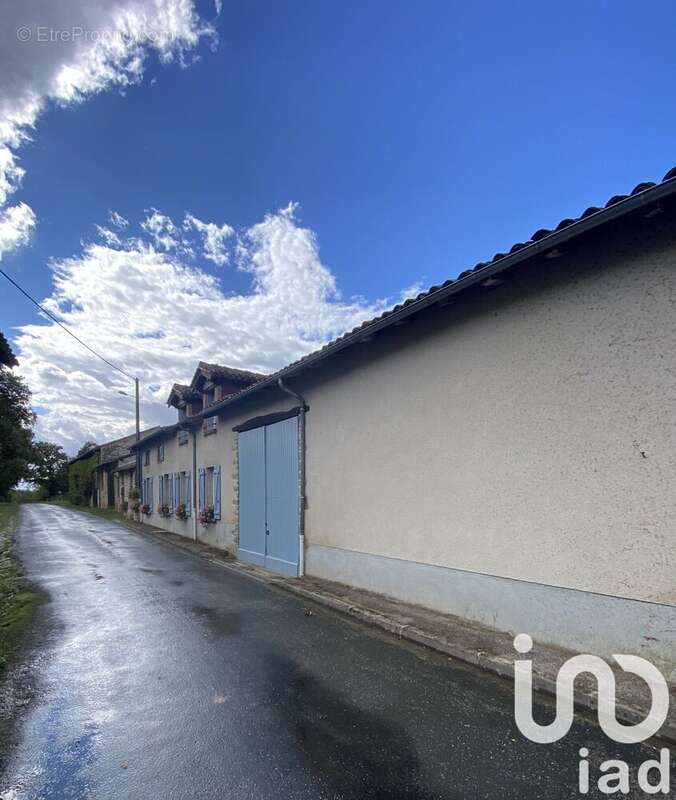 Photo 9 - Maison à SAINT-JUNIEN-LES-COMBES