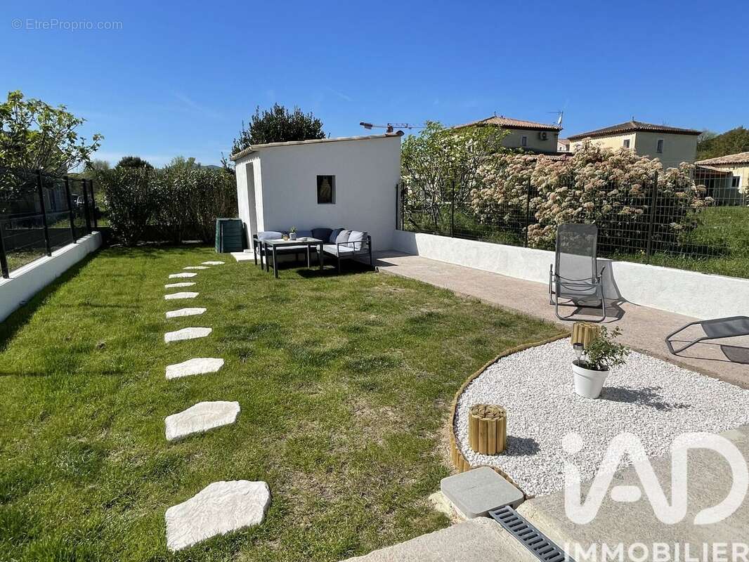 Photo 2 - Maison à PUGET-SUR-ARGENS